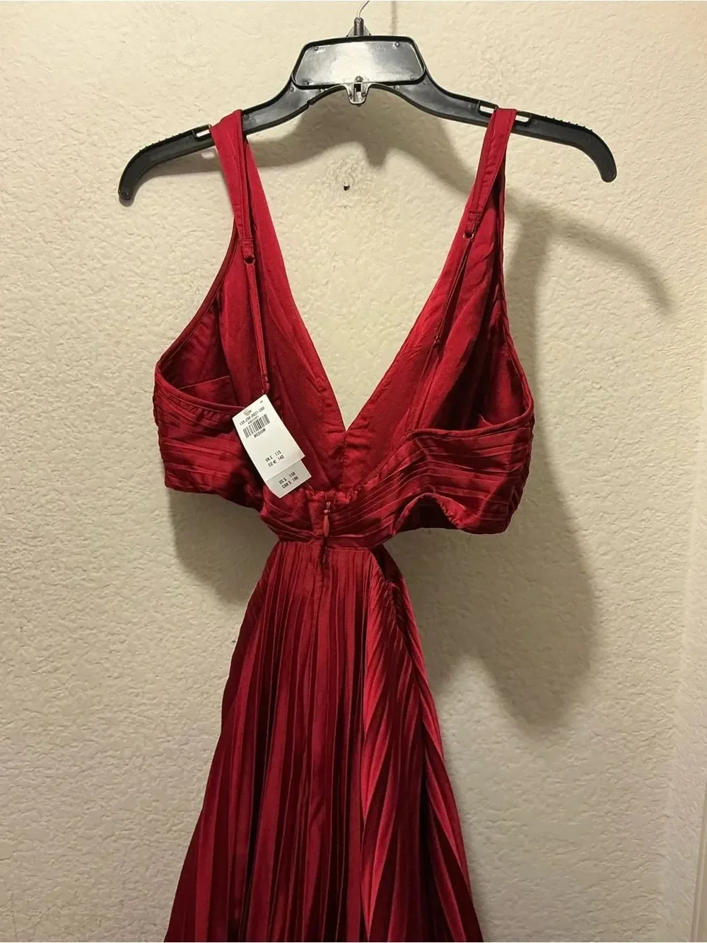 NWT Abercrombie & Fitch Giselle Wine Red Pleated Maxi Dress M